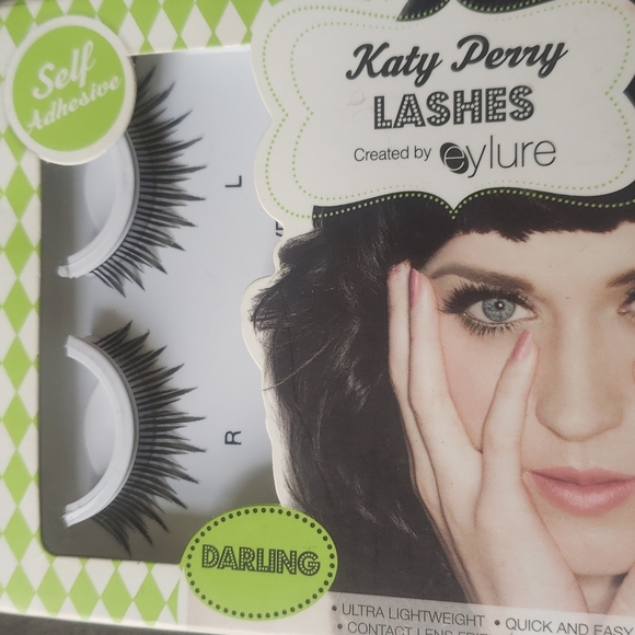 Katy Perry lashes darling - Picture 3 of 3